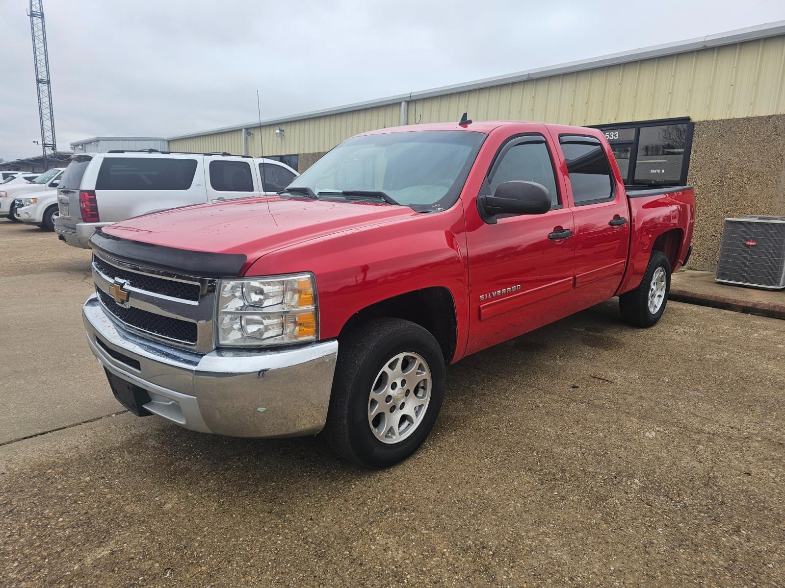 2013 RED Chevrolet Silverado 1500 LT Crew Cab 2WD (3GCPCSEA0DG) with an 4.8L V8 OHV 16V engine, 6-Speed Automatic transmission, located at 533 S Seven Points BLVD, Seven Points, TX, 75143, (430) 255-4030, 32.313999, -96.209351 - Photo #0